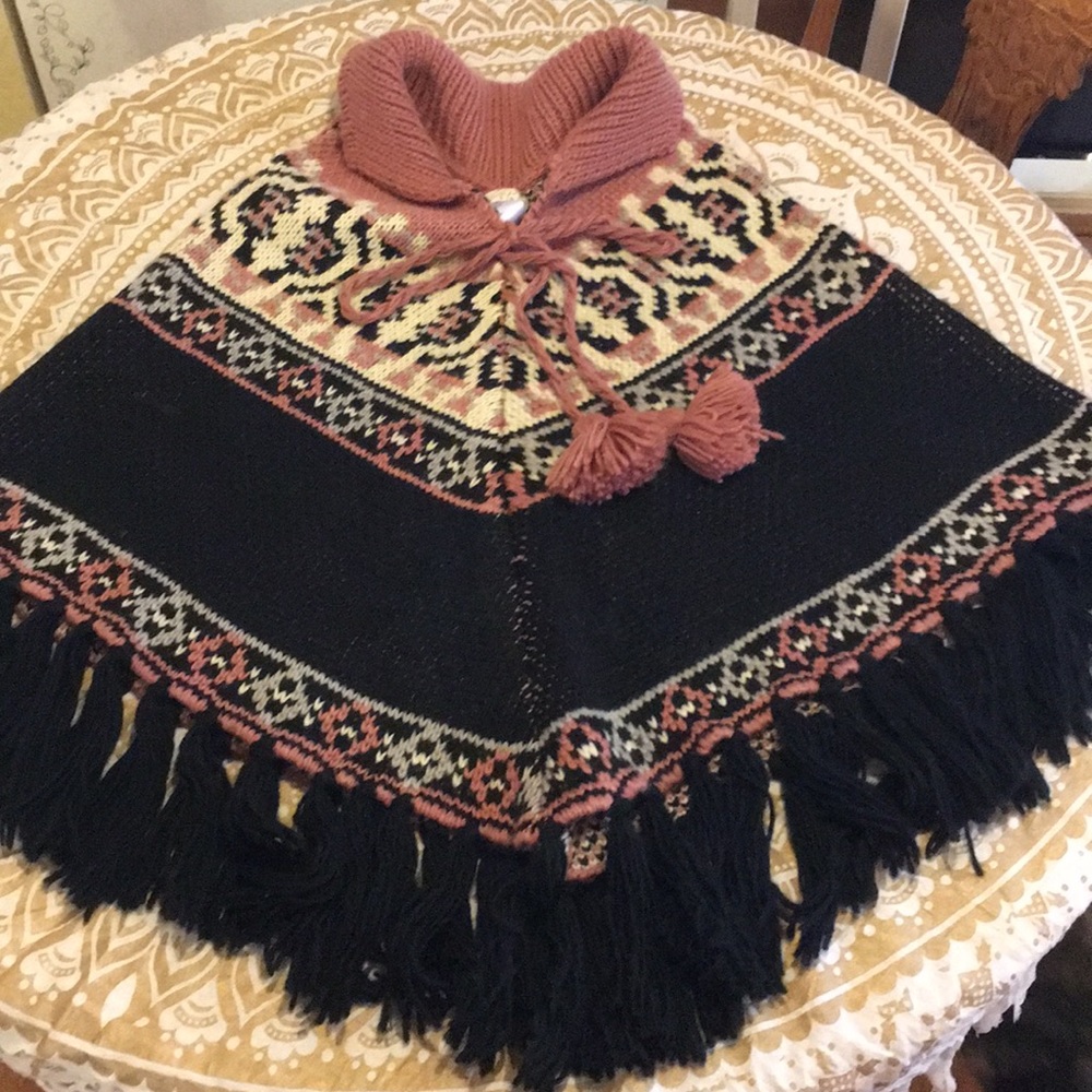 FREE PEOPLE beautiful thick warm fair isle poncho